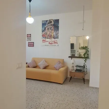 Maison Retro Apartament Neapol